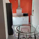 Escapade Dans Grand T2 De Charme Avec Terrasse - Proche Gare Et Centre Apartment