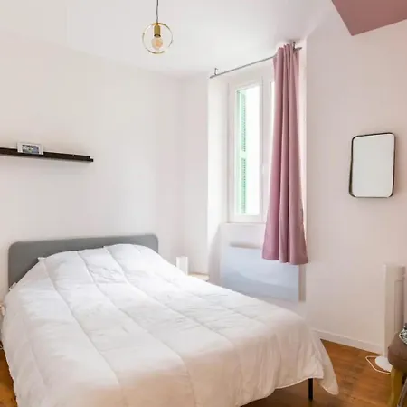 Escapade Dans Grand T2 De Charme Avec Terrasse - Proche Gare Et Centre * لورد