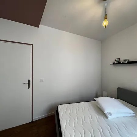 Escapade Dans Grand T2 De Charme Avec Terrasse - Proche Gare Et Centre