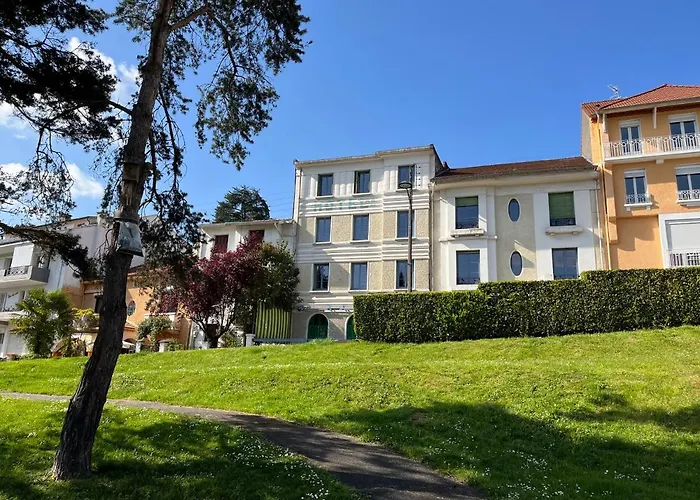 Escapade Dans Grand T2 De Charme Avec Terrasse - Proche Gare Et Centre * Lourdes