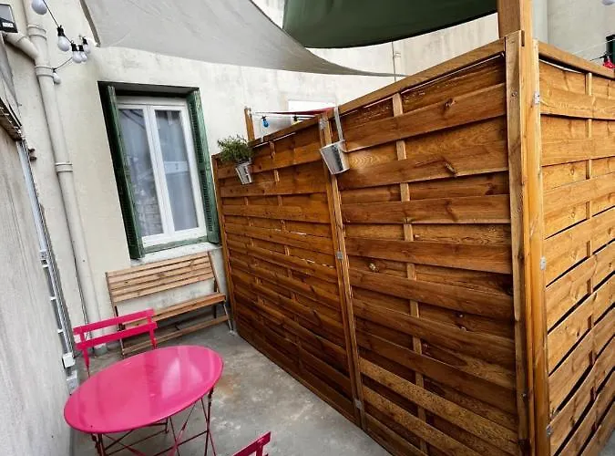 Escapade Dans Grand T2 De Charme Avec Terrasse - Proche Gare Et Centre Apartment Lourdes