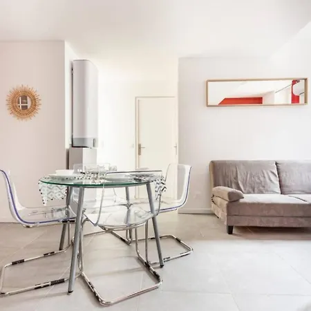 Escapade Dans Grand T2 De Charme Avec Terrasse - Proche Gare Et Centre * ルルド