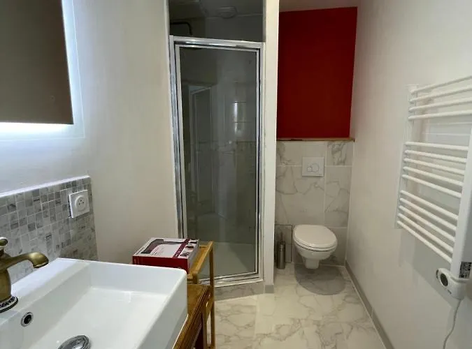 Escapade Dans Grand T2 De Charme Avec Terrasse - Proche Gare Et Centre