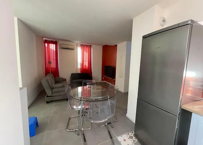 Escapade Dans Grand T2 De Charme Avec Terrasse - Proche Gare Et Centre * Лурд