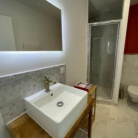 Appartamento Escapade Dans Grand T2 De Charme Avec Terrasse - Proche Gare Et Centre Lourdes