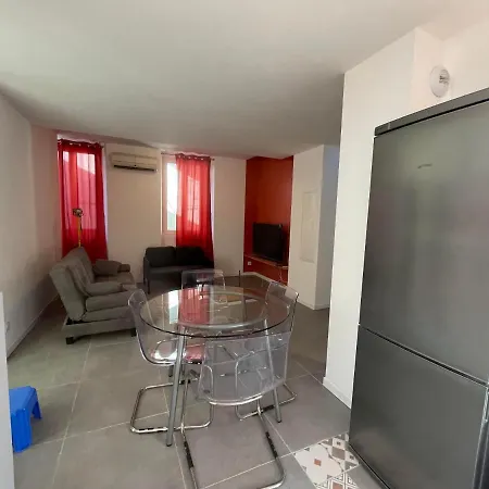 Escapade Dans Grand T2 De Charme Avec Terrasse - Proche Gare Et Centre * Lurdy