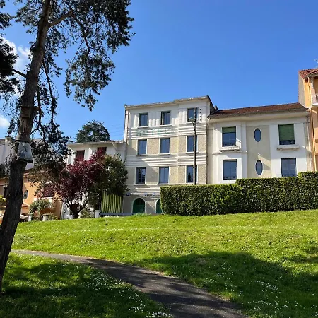 Escapade Dans Grand T2 De Charme Avec Terrasse - Proche Gare Et Centre * Lourdes