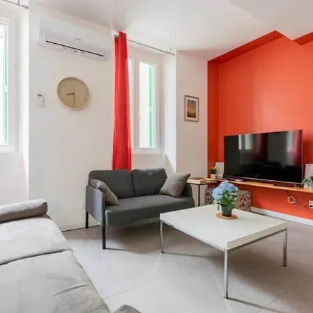 Escapade Dans Grand T2 De Charme Avec Terrasse - Proche Gare Et Centre Apartmán Lurdy